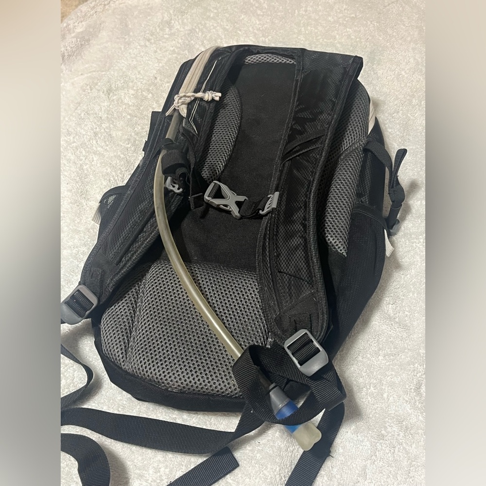 Water Backpack - Picture 4 of 6